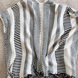 One size open poncho black and cream aztec